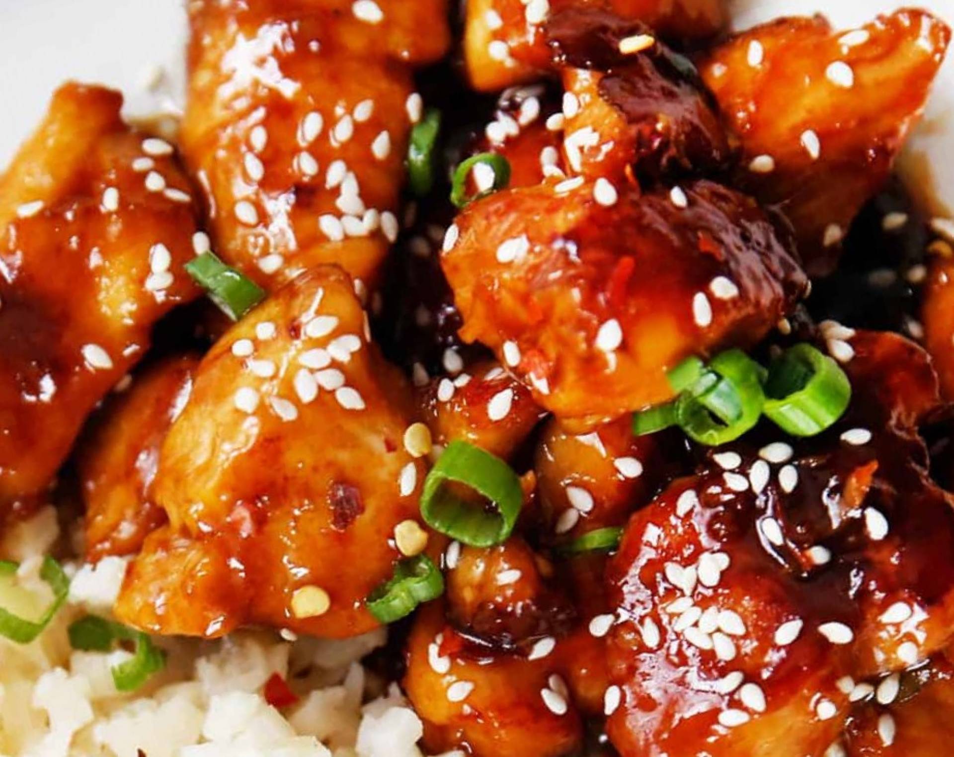 General Tso Chicken Bowl [Veggie Rice]